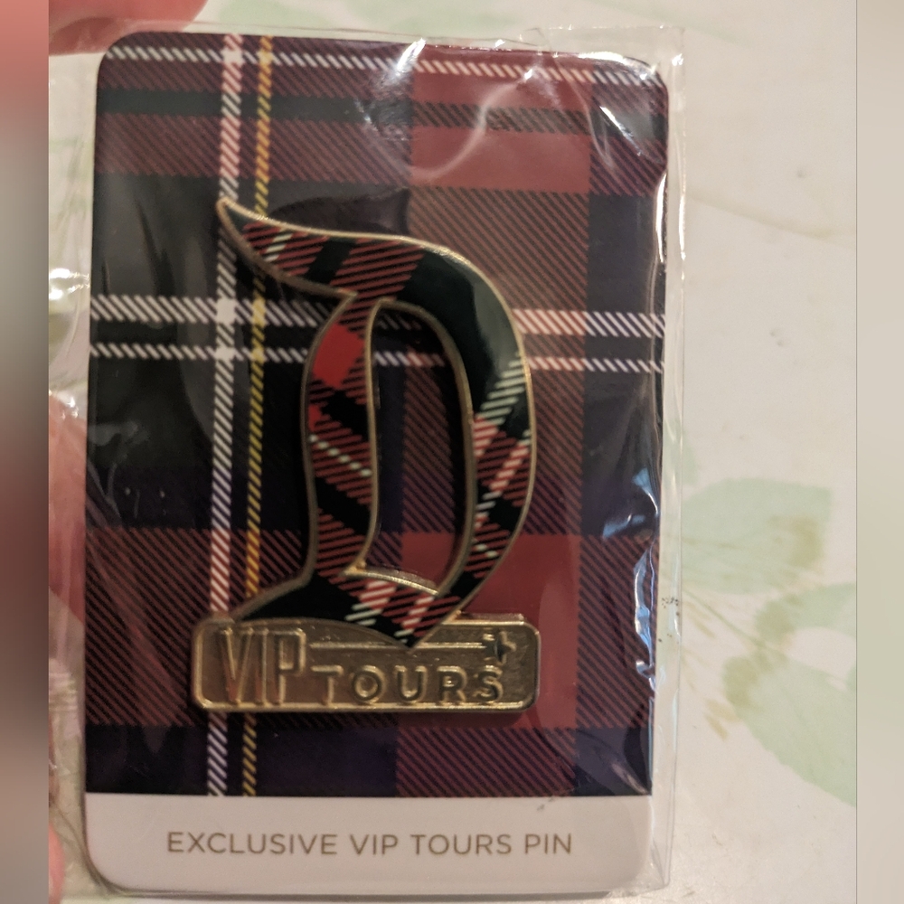 Disneyland VIP tour pin 2024